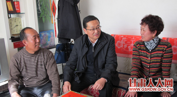 2��11�գ��ڰ����а�������������ϴ�����Ҥ�硰ȫ��Т�׾���֮�ǡ�����÷���У���Ц�����е�������÷�򸾽�̸��