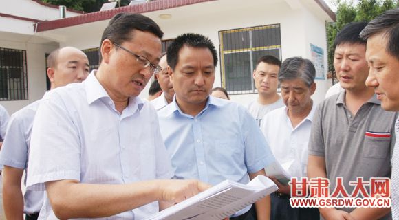 8��25�գ�ʡ�˴�ί�ᵳ����ǡ���������Ц���ڳ��ض������ϺӴ嶽����о�׼��ƶ����